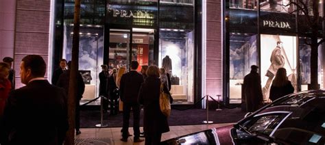 prada frankfurt uomo frankfurt|Ladeneröffnung in Frankfurt: Der Goetheplatz trägt Prada.